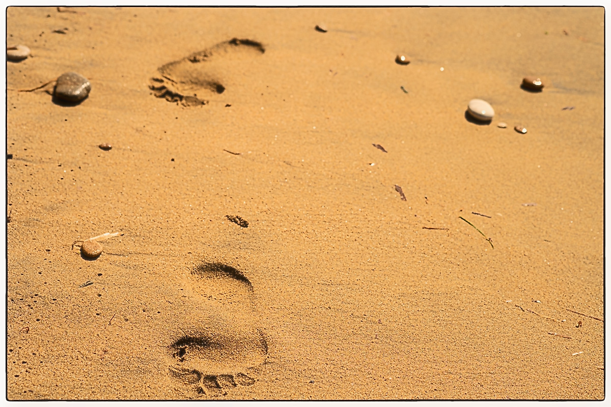 footprints in the sand @monikagruenwald