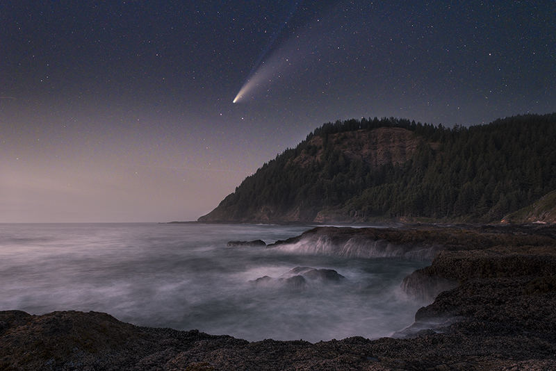 Comet over Oregon